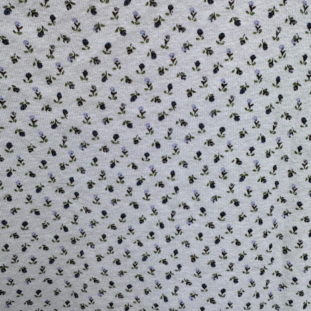 Doen Light Gray/Off White Scoop Neck Short Sleeve Tee with Micro Floral Print - Picture 6 of 9